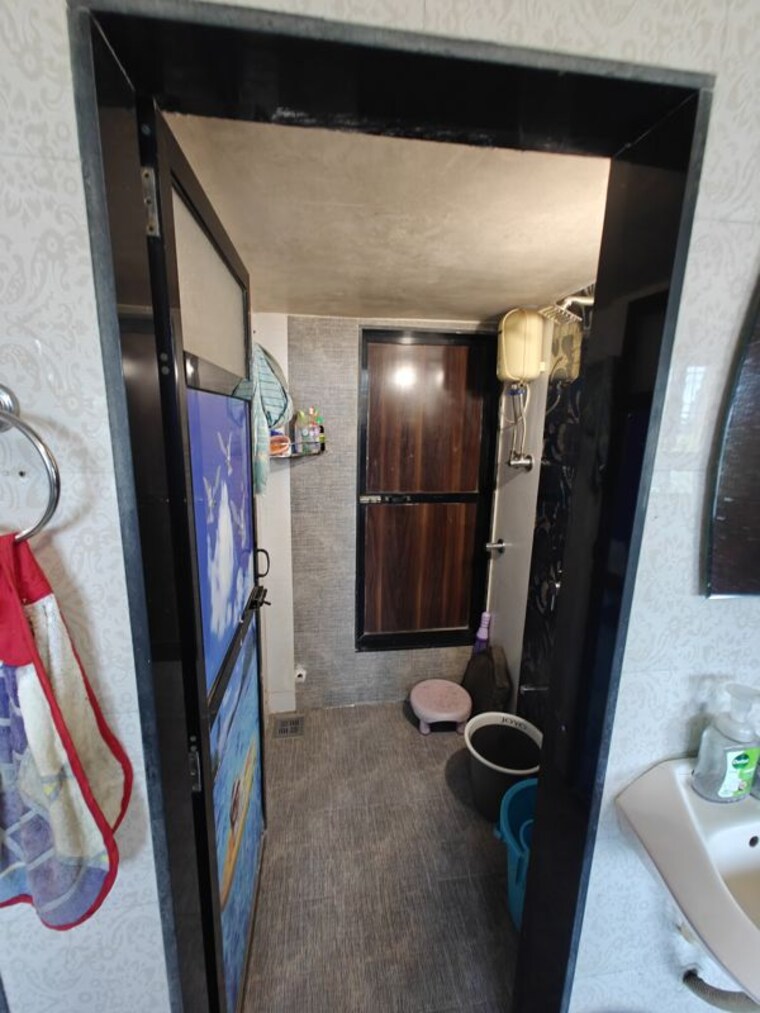 Bathroom, yash-plaza-dadar-west 1 Bedroom 600 Sq.Ft. Apartment In Prabhadevi Mumbai 10241742