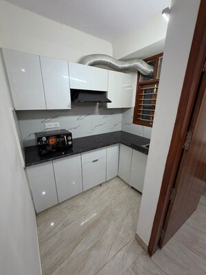 Kitchen in 1.5 BHK Builder Floor at Huda Market, Sector 31 – for Rent