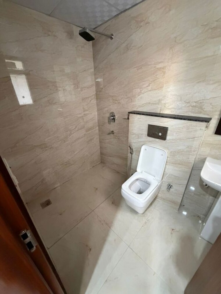 Bathroom, huda-market 1.5 Bedroom 342 Sq.Ft. Builder Floor In Sector 31 Gurgaon 10241752