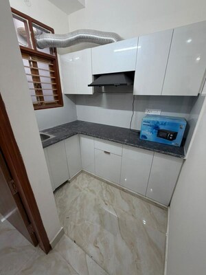 Kitchen in 1.5 BHK Builder Floor at Huda Market, Sector 31 – for Rent