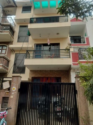 2 BHK Builder Floor – Exterior View View at Sector 40 - for Rent
