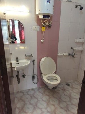 Bathroom in 2 BHK Builder Floor at Sector 40 – for Rent