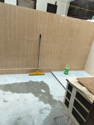 Balcony in 2 BHK Builder Floor at Sector 40 – for Rent