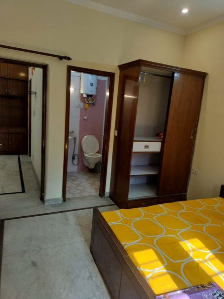 Bedroom, sector 40 2 Bedroom 120 Sq.Yd. Builder Floor In Sector 40 Gurgaon 10241755