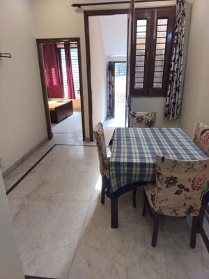 Bedroom in 2 BHK Builder Floor at Sector 40 – for Rent