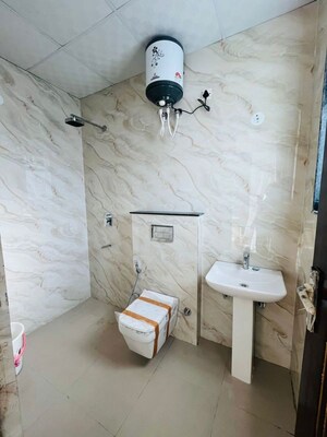 Bathroom in 1.5 BHK Builder Floor at SAS Tower, Sector 38 – for Rent