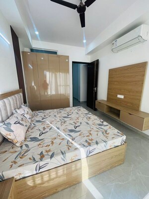 Bedroom in 1.5 BHK Builder Floor at SAS Tower, Sector 38 – for Rent