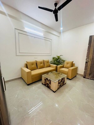 Living Room in 1.5 BHK Builder Floor at SAS Tower, Sector 38 – for Rent