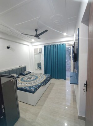 Bedroom in 1 RK Builder Floor at Agrim Apartment, Sector 43 – for Rent