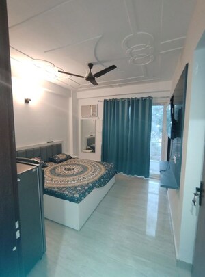 Bedroom in 1 RK Builder Floor at Agrim Apartment, Sector 43 – for Rent