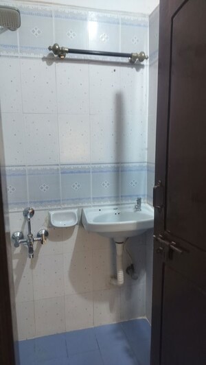 Bathroom in 3 BHK Penthouse at Jubilee Hills – for Rent