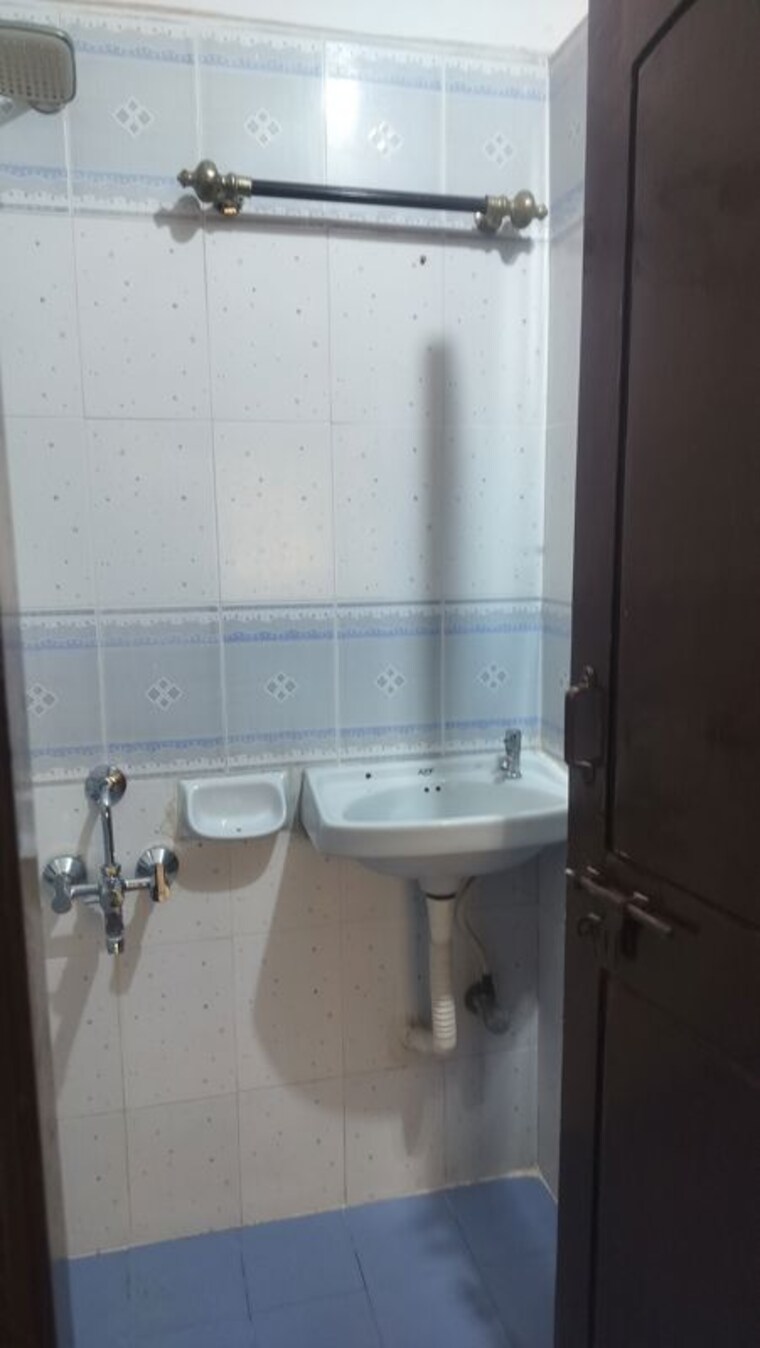 Bathroom, jubilee hills 3 Bedroom 2300 Sq.Ft. Penthouse In Jubilee Hills Hyderabad 10241673