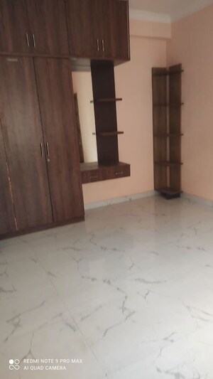 Room in 3 BHK Apartment at Manikonda – for Rent