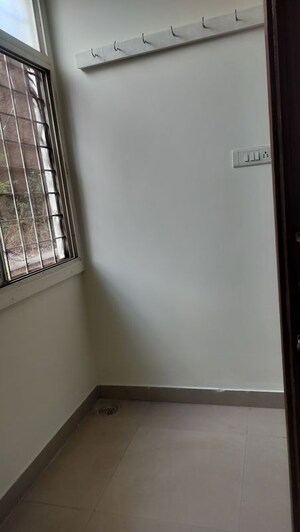 Room in 3 BHK Apartment at Jubilee Hills – for Rent