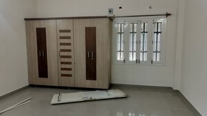 Room in 3 BHK Apartment at Jubilee Hills – for Rent