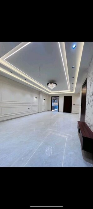 Kitchen in 3 BHK Builder Floor at Kohli One Malibu Town Plot, Sector 47 – for Sale