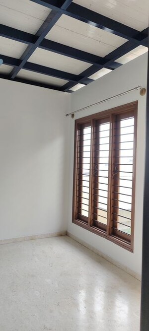 Room in 1 BHK Builder Floor at Halasuru – for Rent