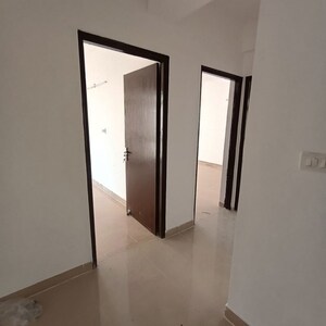 Room in 3 BHK Apartment at Supertech Czar Villa, Omicron I Greater Noida – for Rent