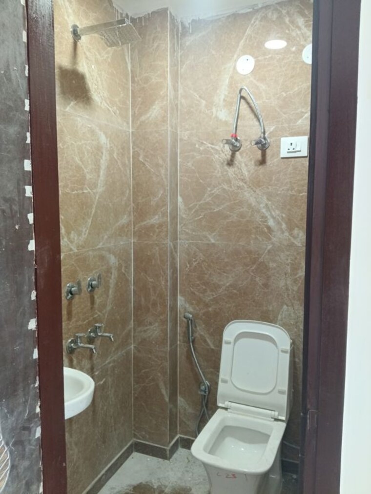 Bathroom, malviya nagar 1.5 Bedroom 50 Sq.Yd. Builder Floor In Malviya Nagar Delhi 10242289