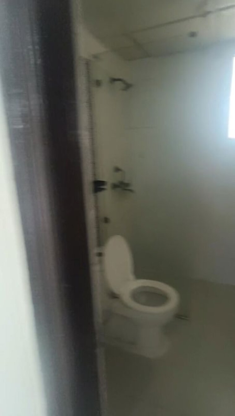 Bathroom, ajnara-grand-heritage 3 Bedroom 1395 Sq.Ft. Apartment In Sector 74 Noida 10242573