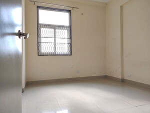 Room in 2 BHK Apartment at Sector 14 Dwarka – for Rent
