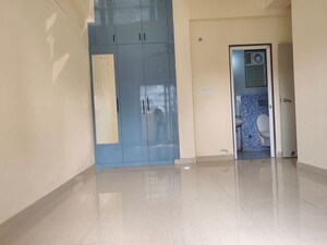 Room in 2 BHK Apartment at Sector 14 Dwarka – for Rent