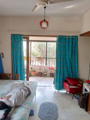 2 BHK Apartment For Rent in Landmark Building Bandra West, Bandra West