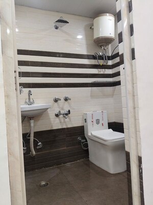 Bathroom in 1 RK Builder Floor at Lajpat Nagar – for Rent