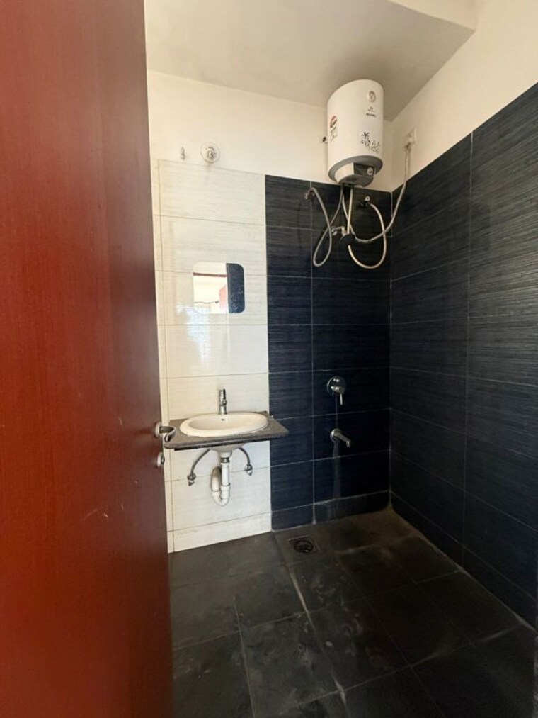 Bathroom, kolte-patil-life-republic-3-rd-avenue 2 Bedroom 680 Sq.Ft. Apartment In Hinjewadi Pune 10242606