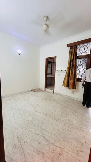 Room in 2 BHK Builder Floor at Malviya Nagar – for Rent