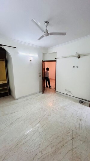 Room in 2 BHK Builder Floor at Malviya Nagar – for Rent
