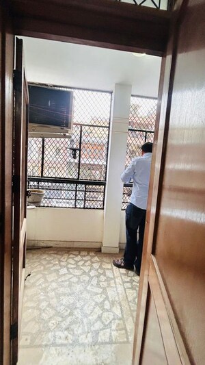 Room in 2 BHK Builder Floor at Malviya Nagar – for Rent