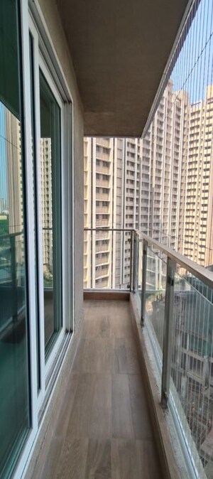 Balcony in 3 BHK Apartment at Viviana Mall, Eastern Express Highway – for Rent