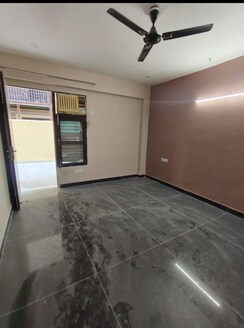 2 BHK + Servant Room Apartment For Sale in Paras Dews