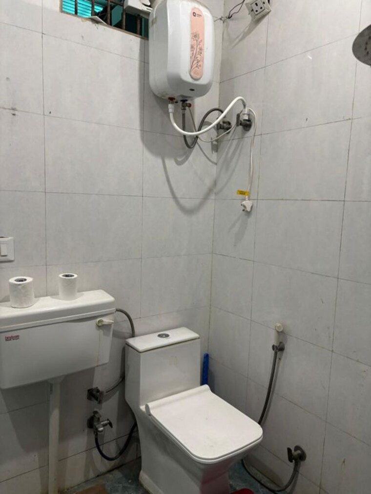 Bathroom, ashoka-ncr-green-extension 2 Bedroom 200 Sq.Mt. Independent House In Sector 1 Greater Noida Greater Noida 10242941