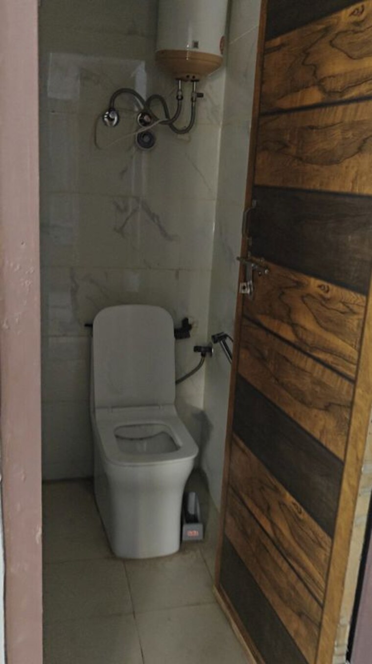 Bathroom, sector 36 1 RK 1800 Sq.Ft. Villa In Sector 36 Noida 10242930