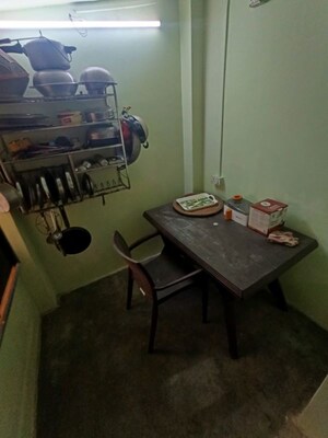 Team Area in 1 BHK Apartment at Ballygunge Place – for Rent