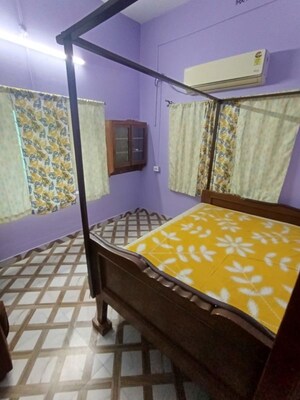 Bedroom in 1 BHK Apartment at Ballygunge Place – for Rent