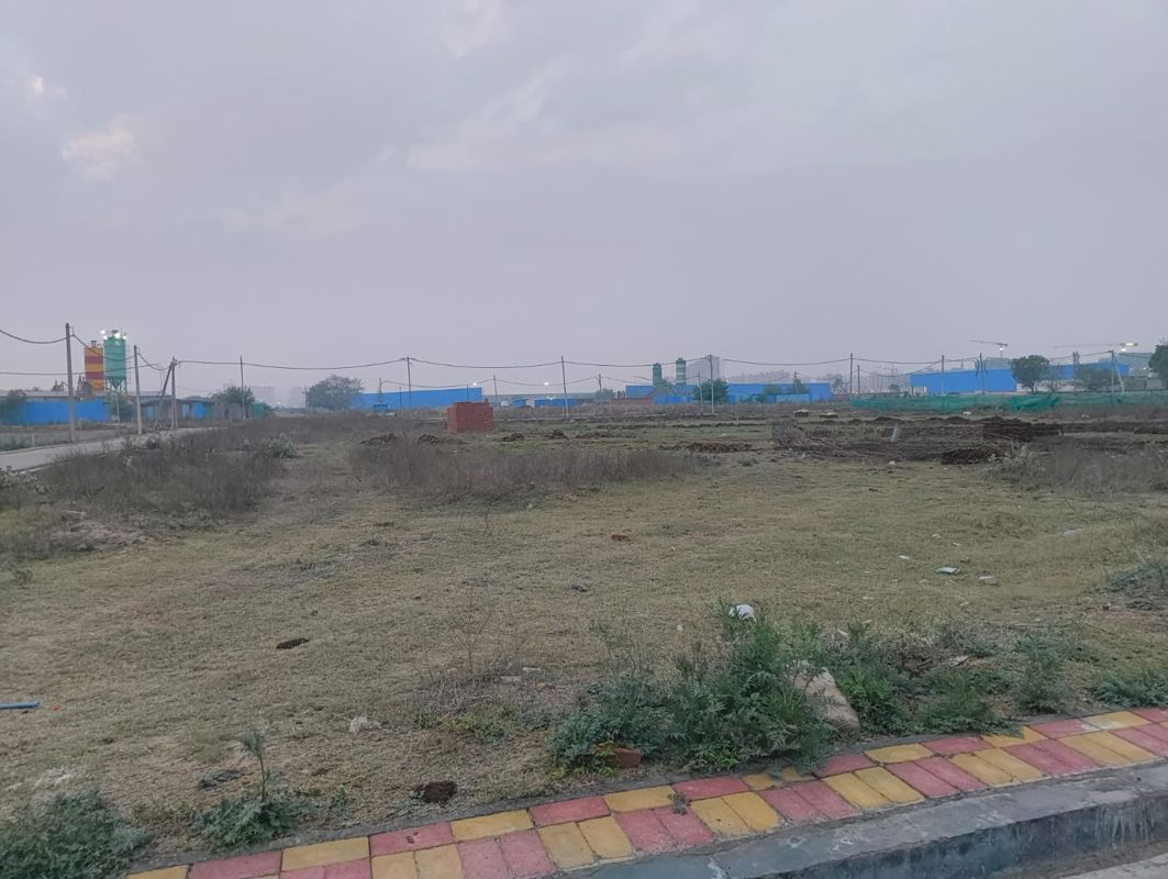 Plot For Sale in Wave City