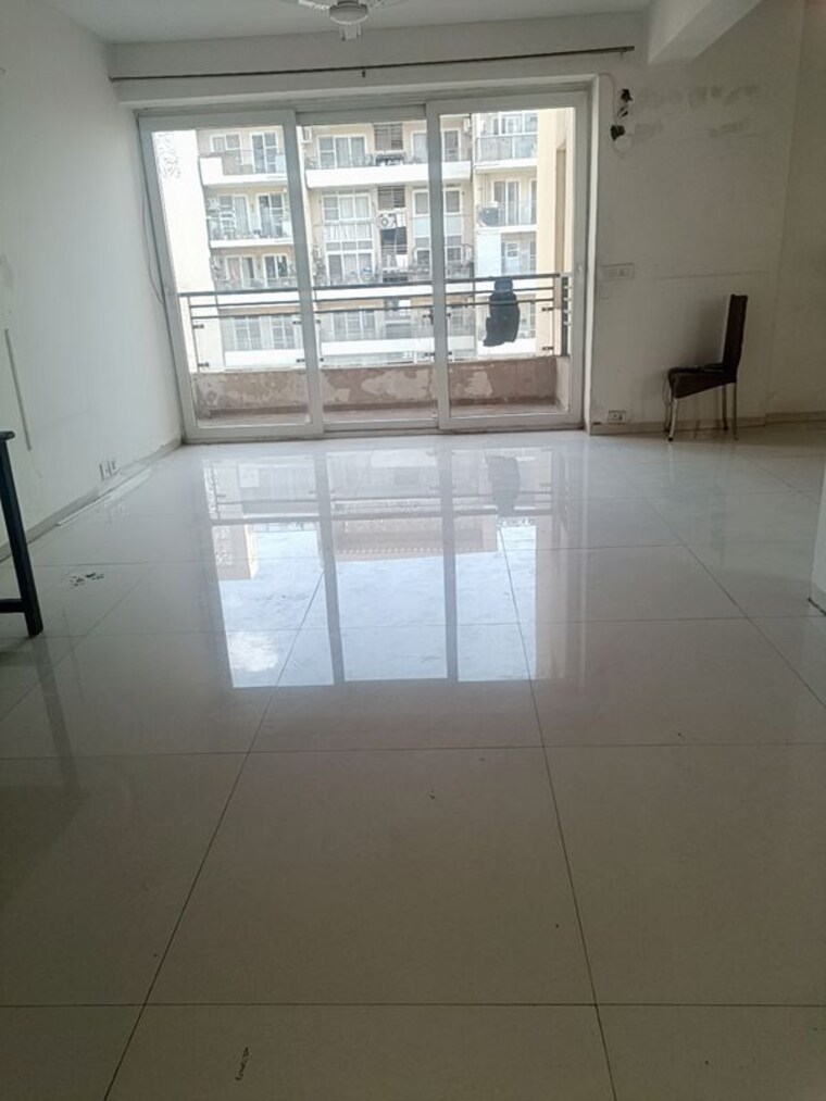 Bathroom, tulip-violet 3 Bedroom 1578 Sq.Ft. Apartment In Sector 69 Gurgaon 10243002