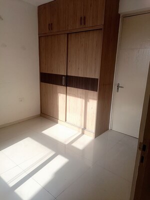 Room in 3 BHK Apartment at Tulip Violet, Sector 69 – for Rent