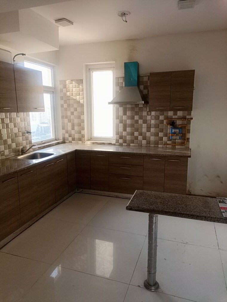 Kitchen, tulip-violet 3 Bedroom 1578 Sq.Ft. Apartment In Sector 69 Gurgaon 10243002