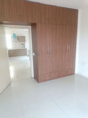 Room in 3 BHK Apartment at Tulip Violet, Sector 69 – for Rent