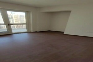 Room in 3 BHK Apartment at Imperia Esfera, Sector 37c – for Sale