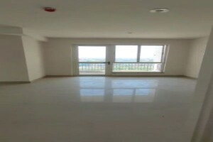 Room in 3 BHK Apartment at Imperia Esfera, Sector 37c – for Sale