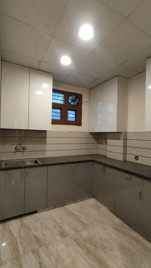 Kitchen in 2 BHK Builder Floor at Sector 52 – for Rent