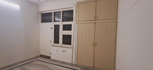 Room in 2.5 BHK Apartment at Chitrakoot – for Rent