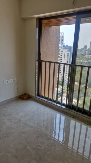 Bedroom in 3 BHK Apartment at Matunga West – for Rent