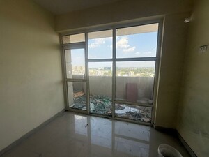 Room in 2 BHK Apartment at Pyramid Midtown, Sector 59 – for Rent