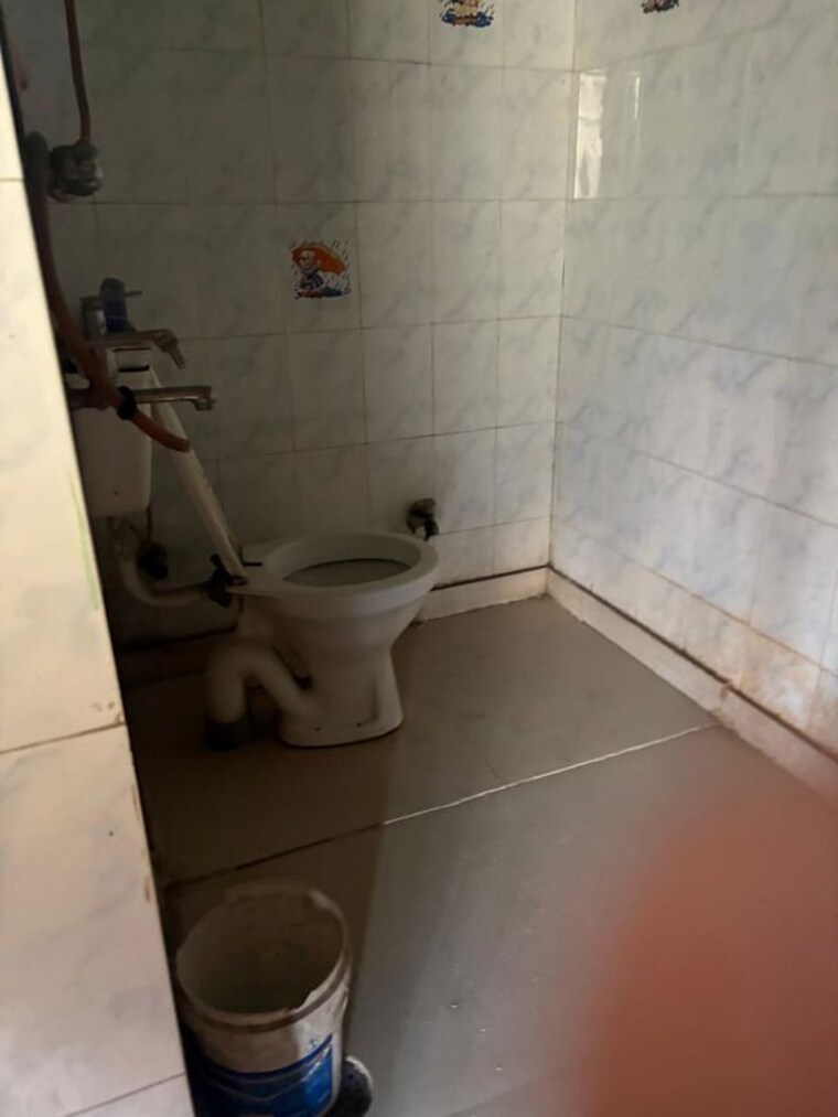 Bathroom, sector 6 1.5 Bedroom 250 Sq.Ft. Independent House In Sector 6 Bahadurgarh 10243171